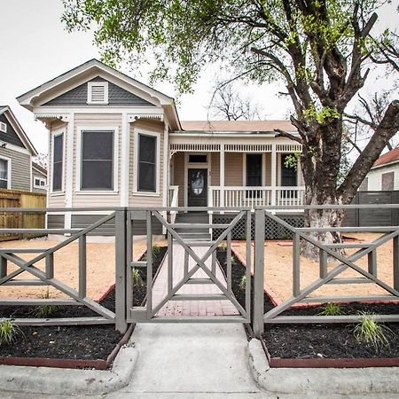 Wyoming St Restored Historic 2Br/1Ba Downtown サンアントニオ エクステリア 写真