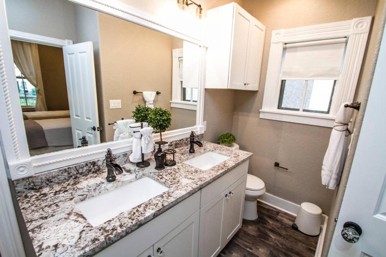 Wyoming St Restored Historic 2Br/1Ba Downtown サンアントニオ エクステリア 写真